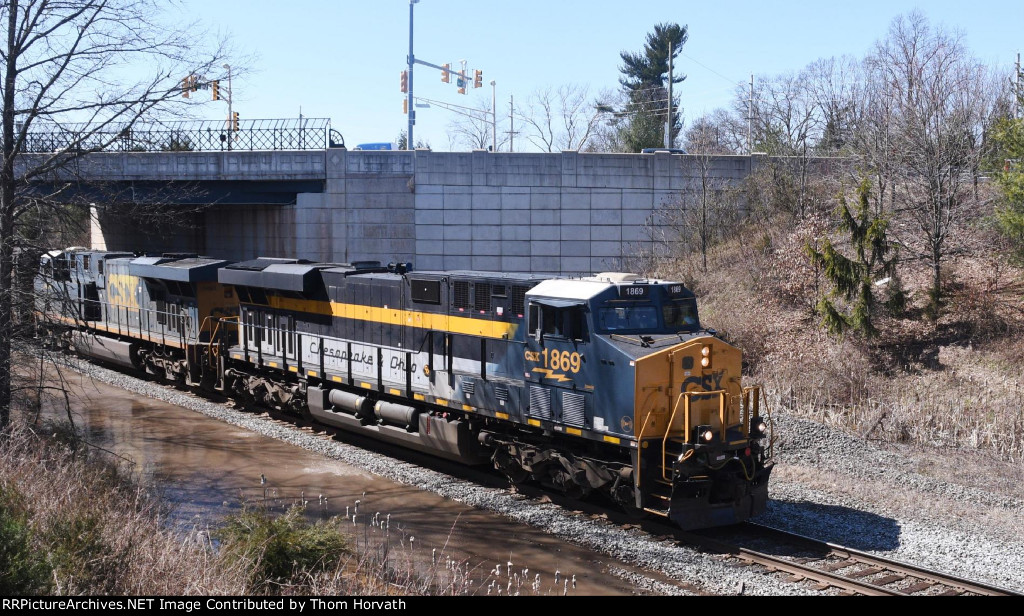 CSX's C&O "half heritage" paint scheme is on display on !-032